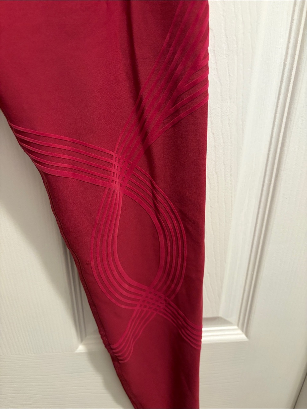 High-Waist Burgundy Women's Leggings with Subtle Knee Detail - Picture 2 of 7